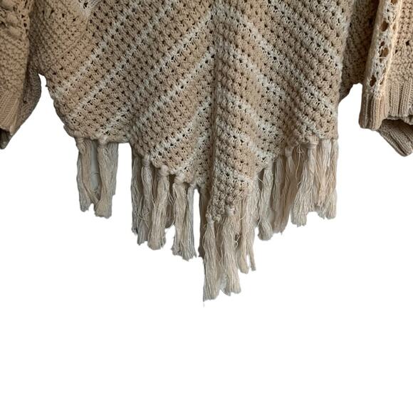 Zara Fringed Knit Poncho Cream Crochet V Neck Coastal Grandma Sweater Size Small - Picture 9 of 9